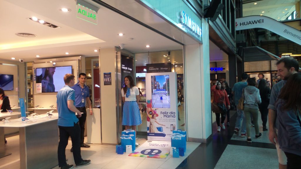 Branded Game activation at Samsung showroom